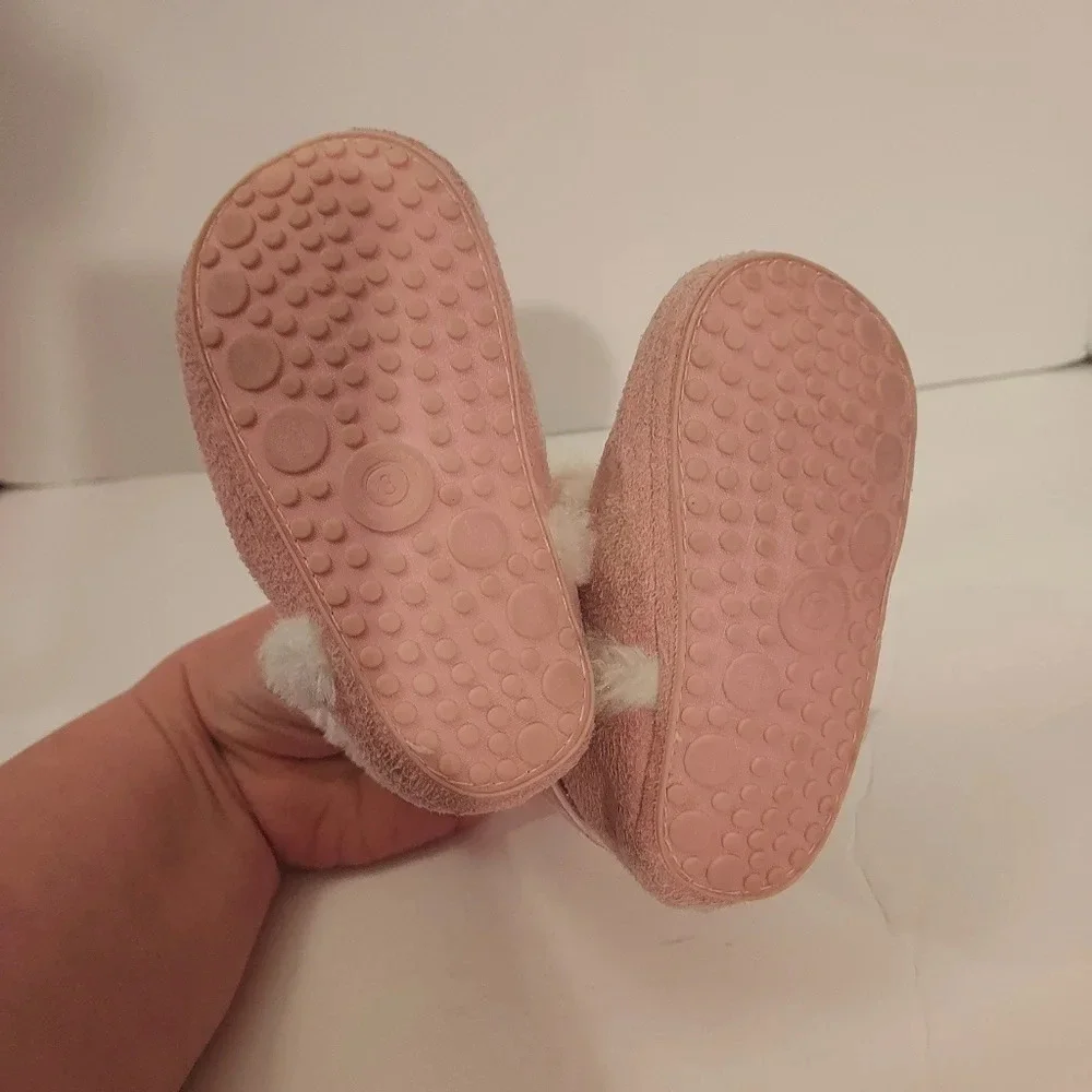 Hot Cakes Baby Girl Pink Fur Booties in Size 3
